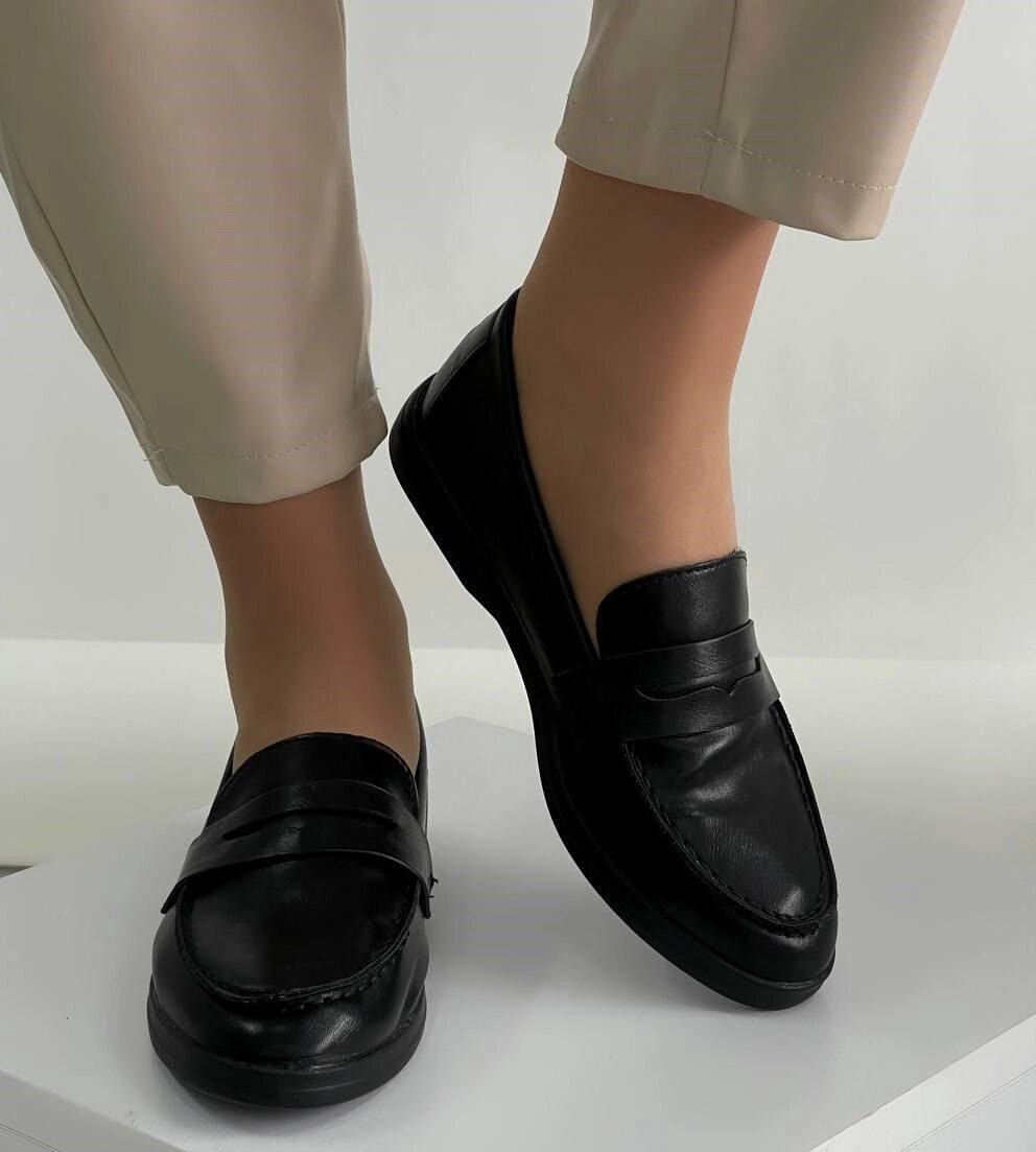 Туфлі лофери жіночі чорні Т1463 37 від компанії Shock km ua - фото 1