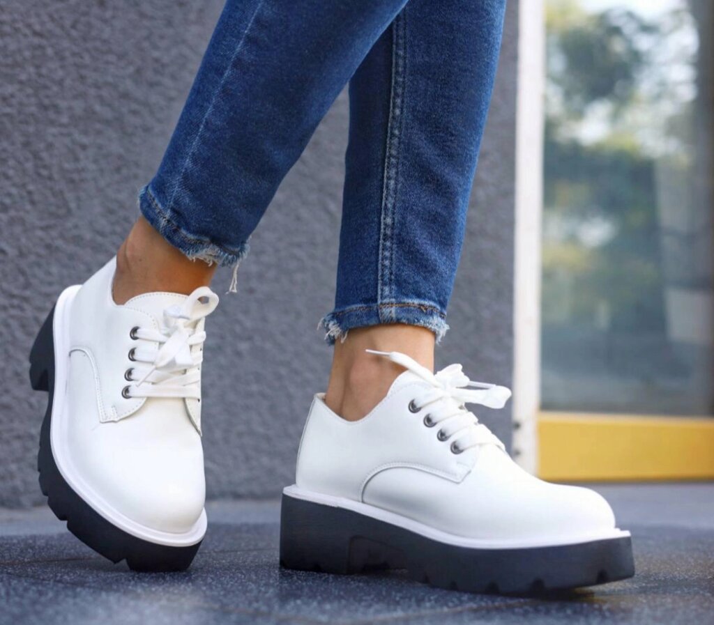 Туфлі жіночі білі на шнурівці Т1706 37 від компанії Shock km ua - фото 1