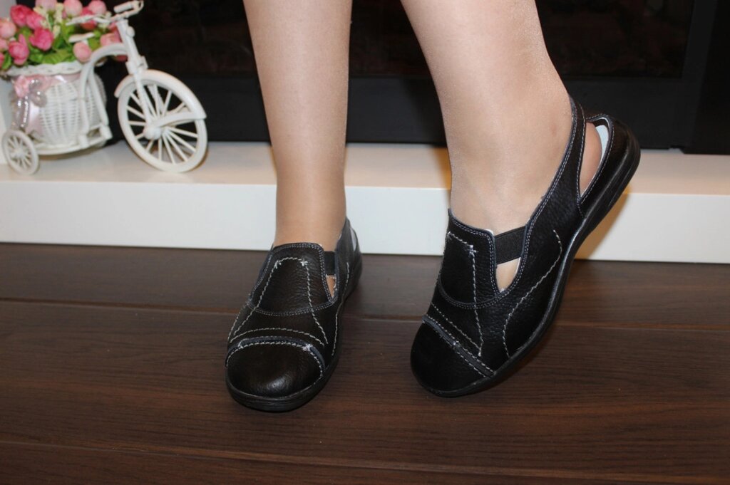 Туфлі жіночі чорні натуральна шкіра Т1722 38 від компанії Shock km ua - фото 1