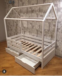 Ліжко дерев'яне Домик люкс