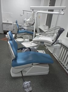 AY-A1000 стоматологічна установка економ верхня подача інструментів