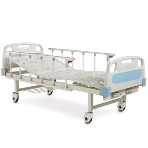 Ліжко КФМ-4 медичне функціональне чотирисекційне з матрацом, огорожами та на колесах.