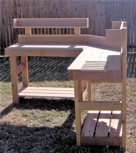 Декоративний дерев'яний стіл для роботи в саду - (Decorative Table - 11)