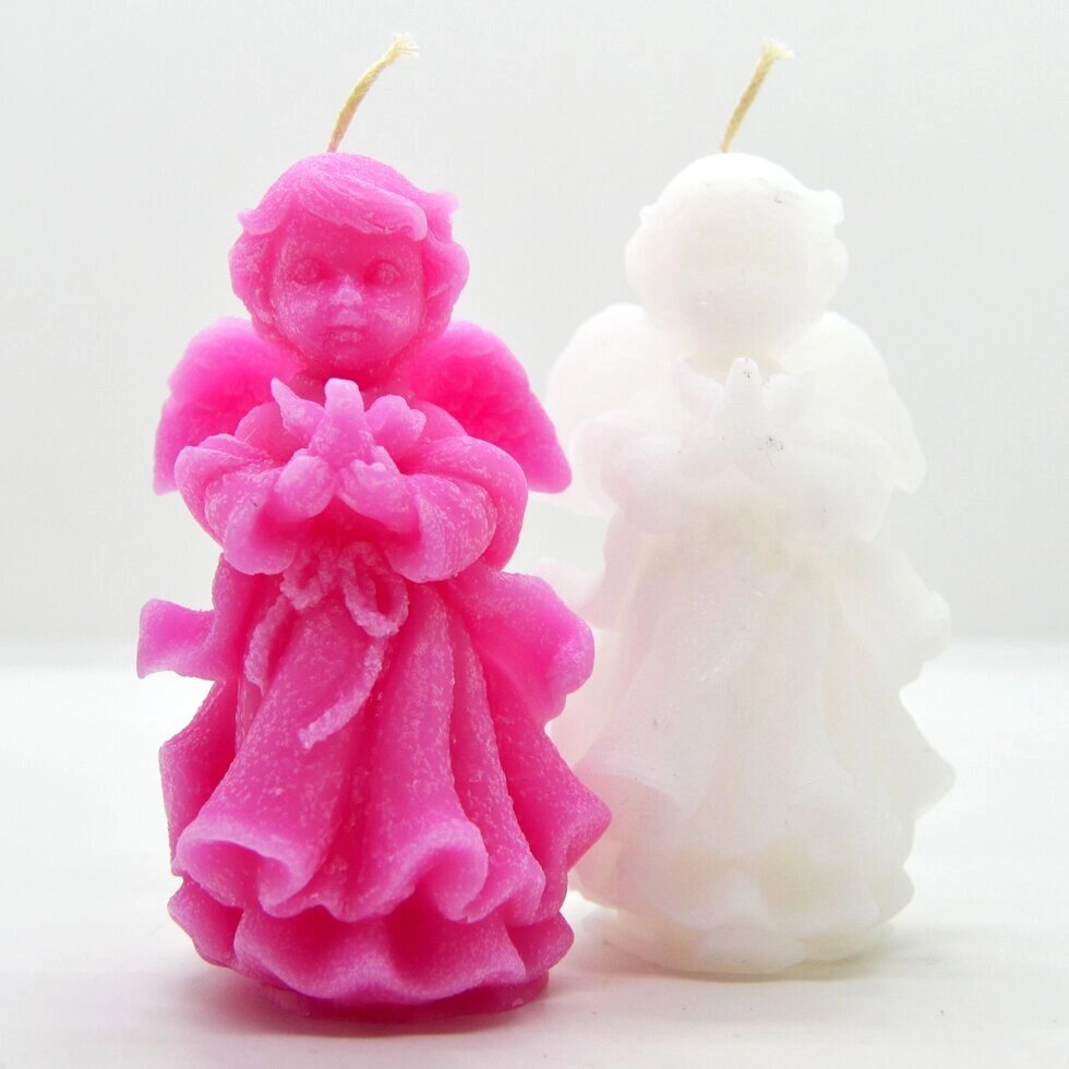 Парафиновая свеча "Ангелочек с голубем" розовый від компанії Іконна лавка - фото 1