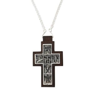 Хрест срібний у дерев'яному обрамленні та ланцюгом