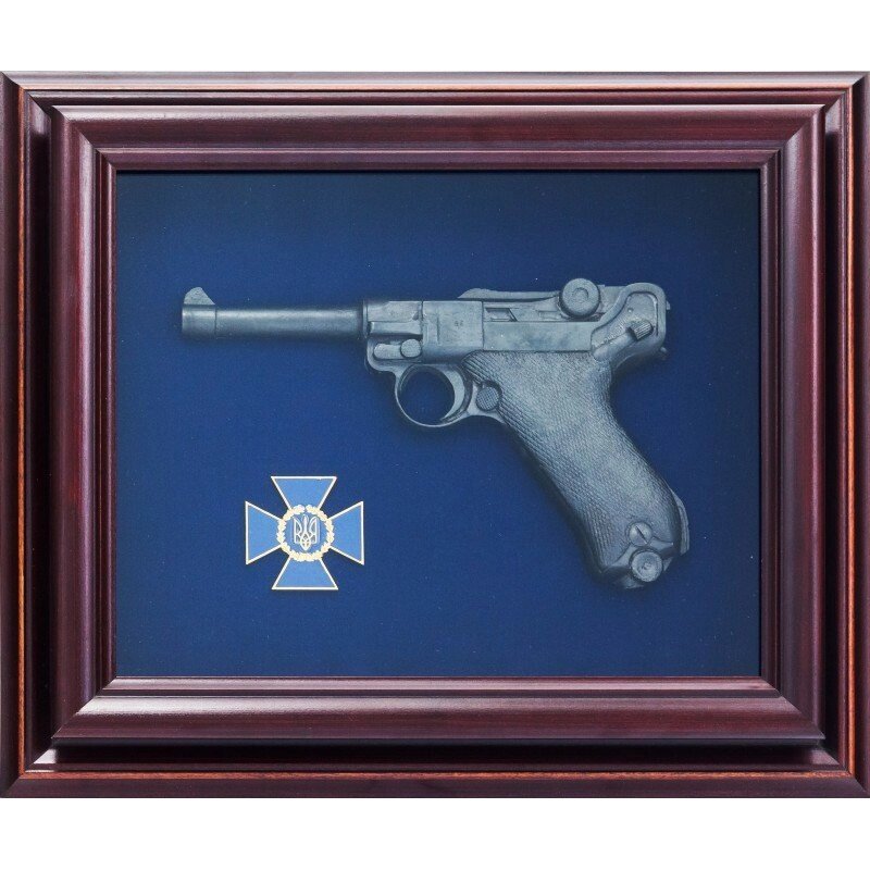Подарунковий колаж "Пістолет Парабелум і емблема СБУ" від компанії Іконна лавка - фото 1