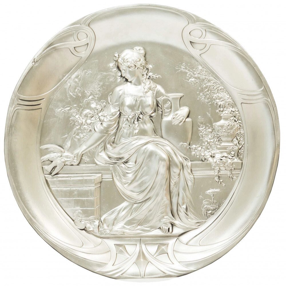 Срібна декоративна тарілка "Діва з глечиком" від компанії Іконна лавка - фото 1