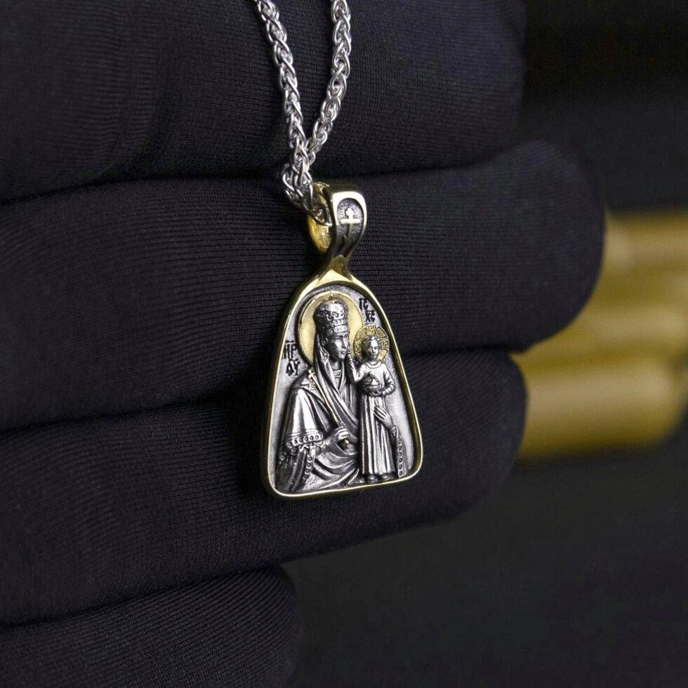 Срібна підвіска з зображенням Богородиці "Призри на смирення" в позолоті від компанії Іконна лавка - фото 1