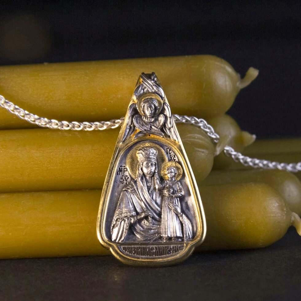 Срібна підвіска з зображенням Божої Матері "Призри на смирення" в позолоті від компанії Іконна лавка - фото 1