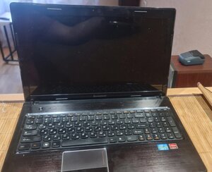 Ноутбук із відеокартою Lenovo G570 Intel I3/4gb DDR4/256Gb ssd/HD6370