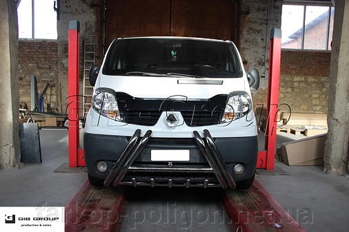 Кенгурятник Renault Trafic з 2001-2014 р. модель F1-01.6 від компанії Інтернет-магазин тюнінгу «Safety auto group» - фото 1