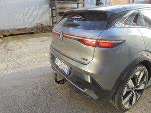 Фаркоп горизонтально швидкознімний Renault Megane E-Tech з 2022 р. електромобіль Umbra Rimorchi 31118/C