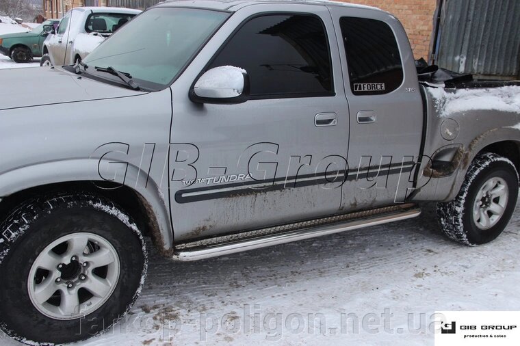 Пороги бічні труби з листом Toyota Tundra (2000-2021) D42 від компанії Інтернет-магазин тюнінгу «Safety auto group» - фото 1