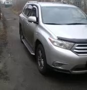 Пороги з аркушем (сайт) на Toyota Highlander Uatuning від компанії Інтернет-магазин тюнінгу «Safety auto group» - фото 1