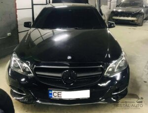 Решітка радіатора на Mercedes E-Class W212 з 2013-2016 р. (AMG стиль, Чорна глянсова)