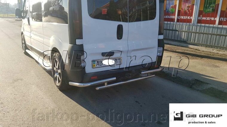 Захист заднього бампера (подвійна нержавіюча труба - подвійний вус) Renault Trafic (01-14) від компанії Інтернет-магазин тюнінгу «Safety auto group» - фото 1