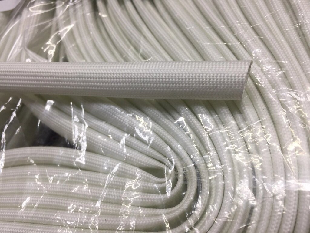 Трубка стеклоармированная з силіконовим покриттям 10мм бухта 50м Білий від компанії Радіопрофіль - фото 1