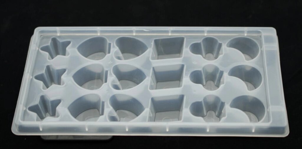 Пластиковий лоток для льоду на 18 фігурних комірок (натуральний колір) - розпродаж