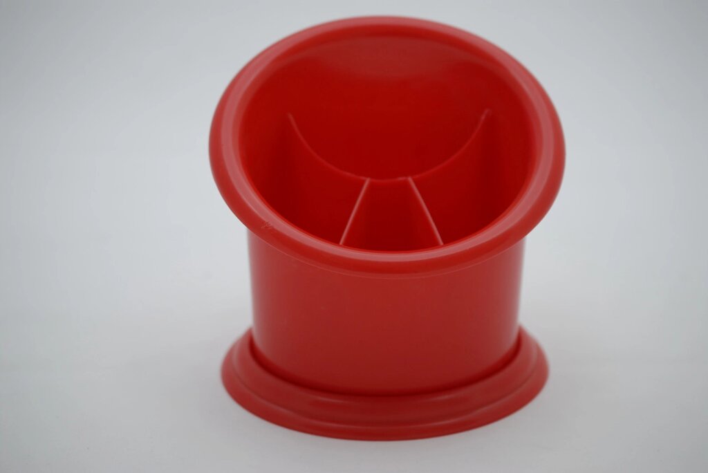 Пластикова підставка-сушарка для столових приборів "Пенек" (червоний колір) від компанії ТОВ "Магія Пласт" - фото 1