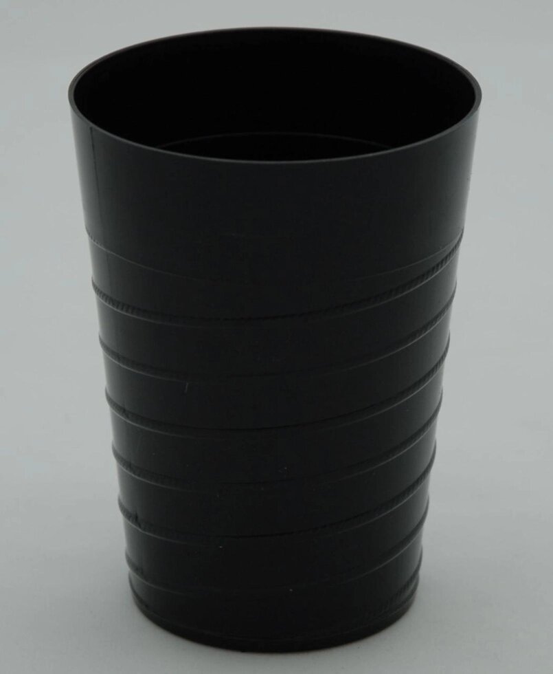 Пластикова склянка 300 мл із вилитим візерунком із зовнішнього боку (чорний колір) від компанії ТОВ "Магія Пласт" - фото 1
