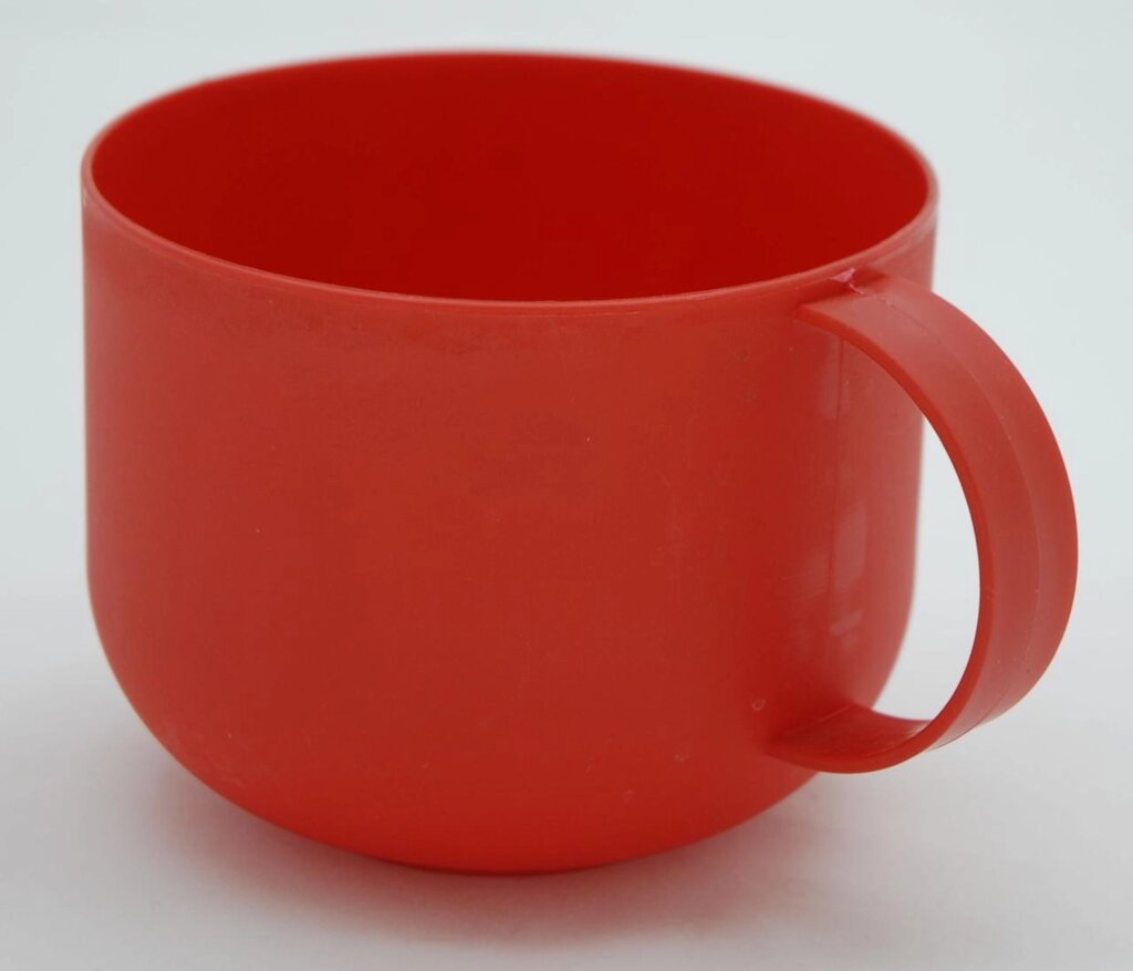 Пластмасовий кухоль "бочка" 500 мл (червоний колір) від компанії ТОВ "Магія Пласт" - фото 1