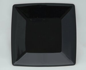 Пластмасова квадратна перекусна (салатна) тарілка 18 см х 18 см (чорний колір)