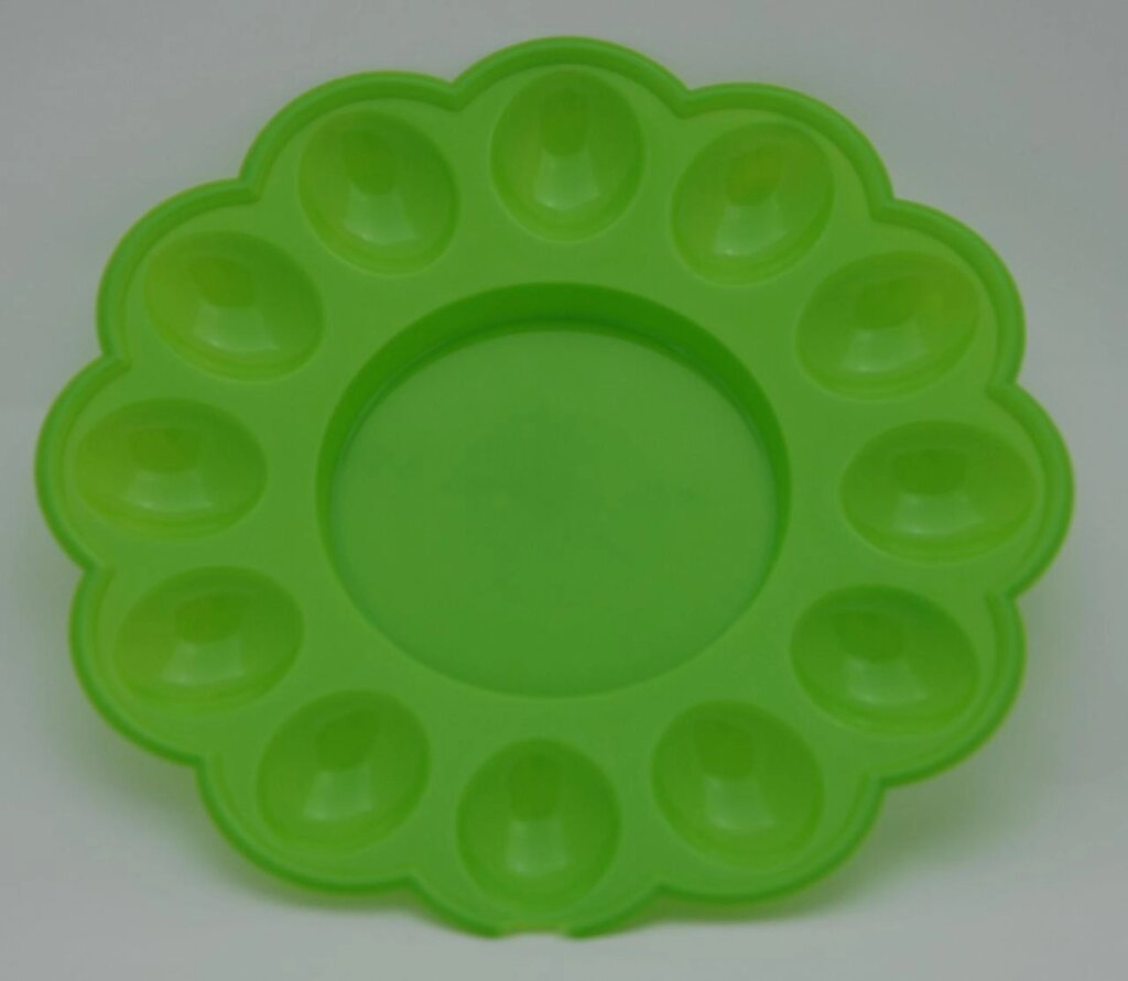 Великодня пластмасова фігурна тарілка-підставка на 12 яєць і святковий кулиц Ø24 см (зелений колір) від компанії ТОВ "Магія Пласт" - фото 1