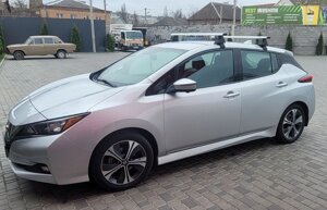 Автобагажник для гладкого даху (хром, пара) для Nissan Leaf 2017-2024 рр