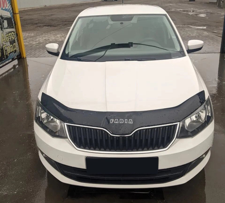 Дефлектор капота (VIP) для Skoda Fabia 2014-2021 рр від компанії Digital Designs Ukraine - фото 1