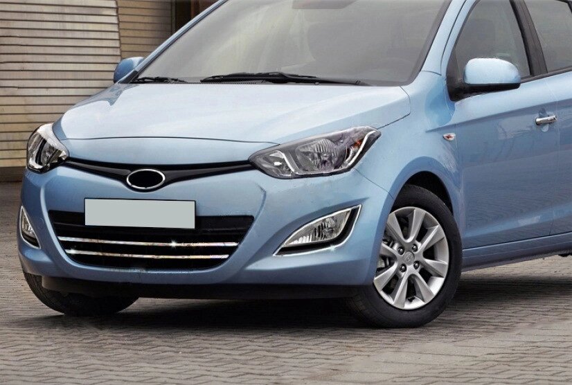 Хром накладки на противотуманки (2 шт., нерж.) для Hyundai I-20 2012-2014 рр від компанії Digital Designs Ukraine - фото 1