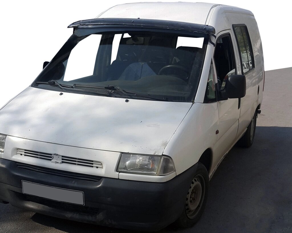 Козирьок на лобове скло (чорний глянець, 5мм) для Citroen Jumpy 1996-2007 років від компанії Digital Designs Ukraine - фото 1