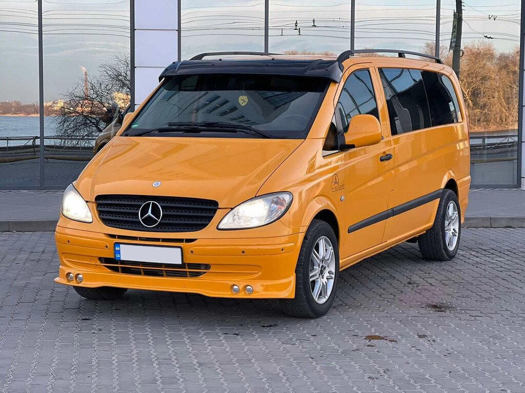 Козирьок на лобове скло (чорний глянець, 5мм) для Mercedes Vito W639 2004-2015рр від компанії Digital Designs Ukraine - фото 1