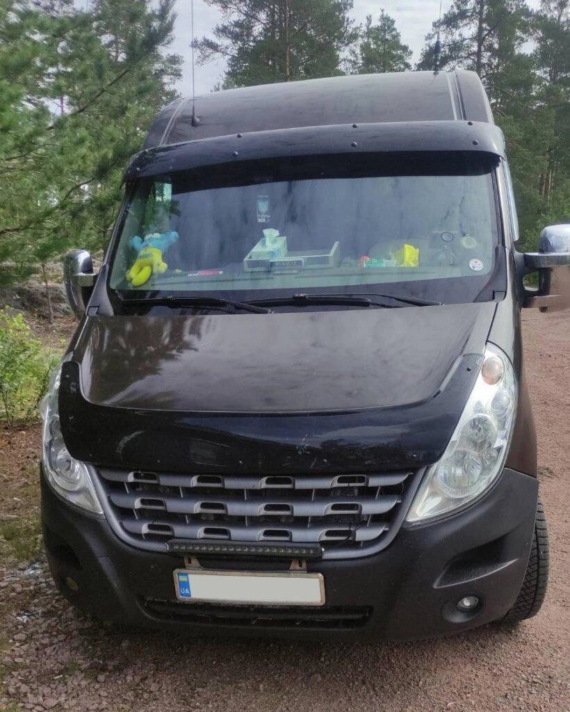 Козирьок на лобове скло V2 (чорний глянець, 5мм) для Renault Master 1998-2010 рр від компанії Digital Designs Ukraine - фото 1