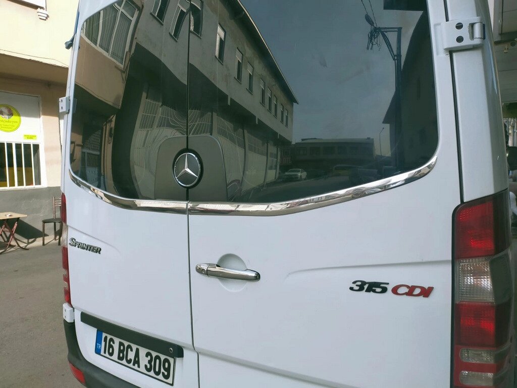 Кромка заднього скла Carmos (2 шт, нерж) для Mercedes Sprinter W906 2006-2018 рр від компанії Digital Designs Ukraine - фото 1