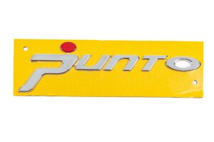 Напис Punto для Grande (червона точка, 1518b) для Fiat Punto Grande/EVO 2006-2018 рр
