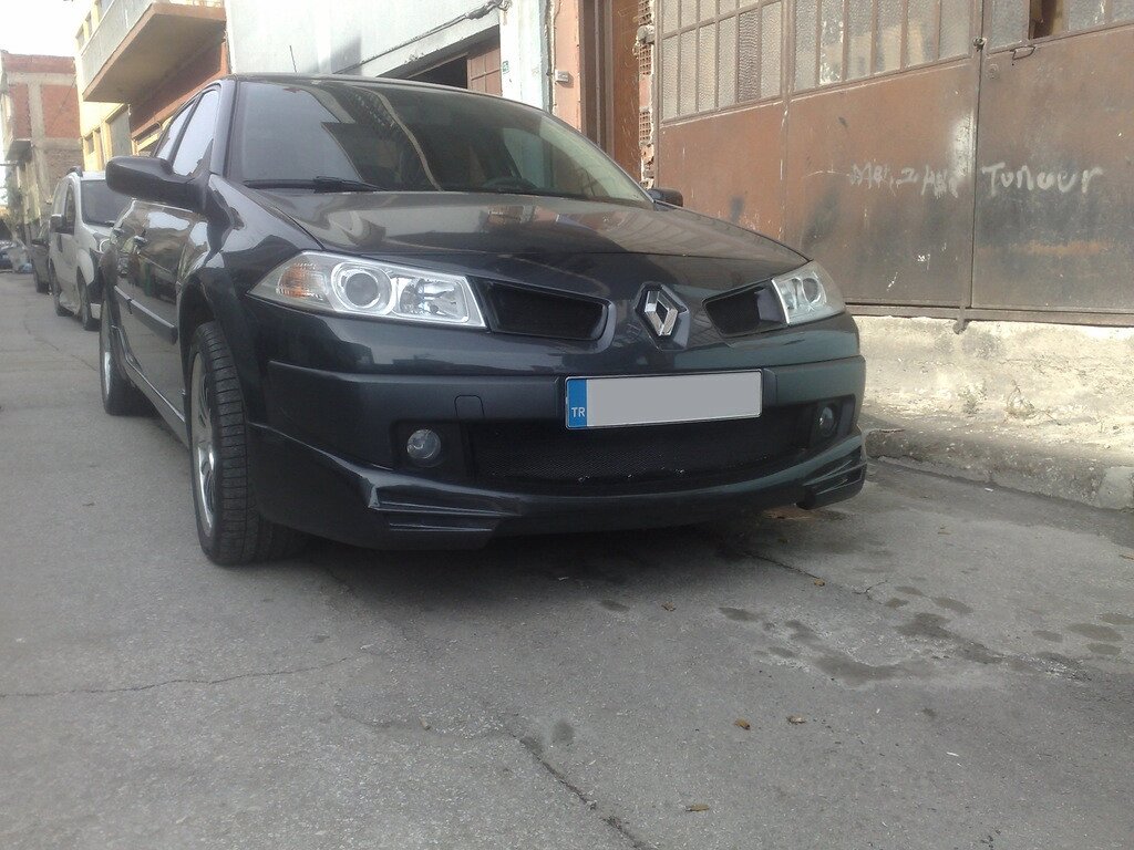 Передня накладка на бампер 2006-2009 (під фарбування) для Renault Megane II рр від компанії Digital Designs Ukraine - фото 1