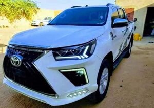 Передній бампер Lexus-design V2 для Toyota Hilux 2015-2024 рр