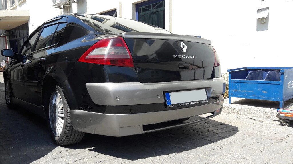 Задня накладка на бампер (під фарбування) для Renault Megane II 2004-2009 рр від компанії Digital Designs Ukraine - фото 1