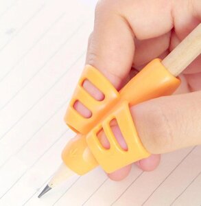 Тримач насадка на ручку для корекції письма SUNROZ навчальний тренажер для формування почерку M1
