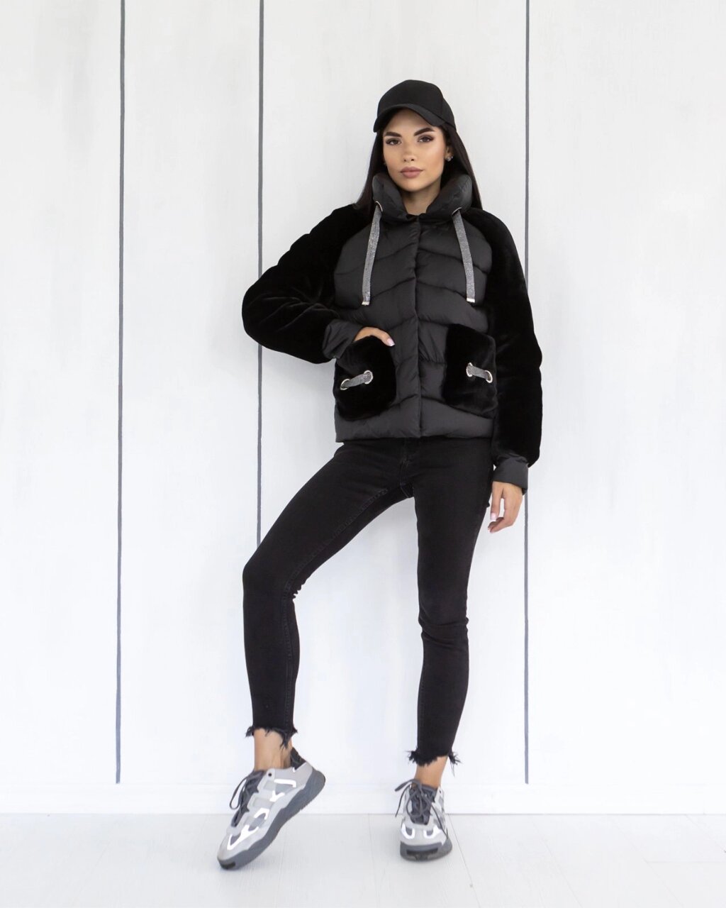 Стильна жіноча куртка "Зірка" колір чорний-срібло від компанії Інтернет-магазин "Annapolis" - фото 1