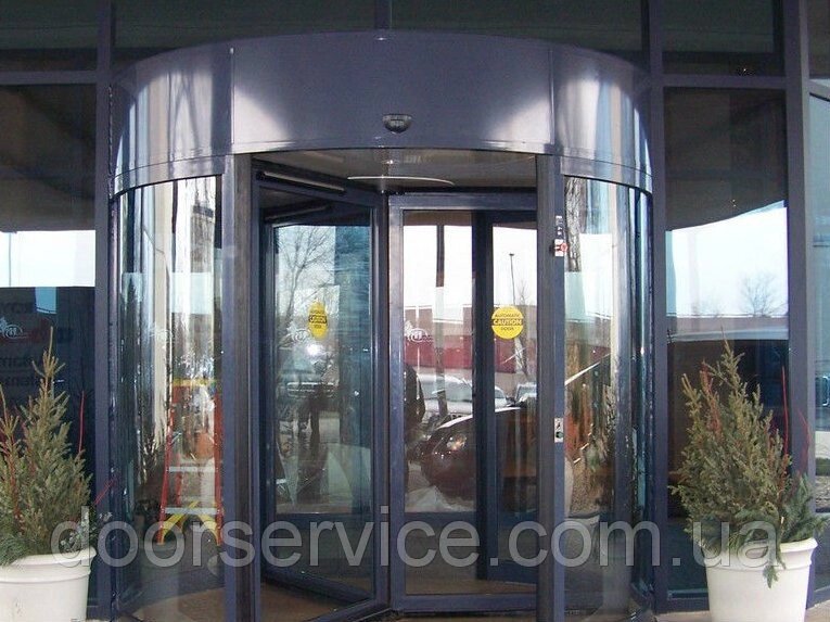 Автоматичні карусельні двері KA023 на три стулки, d = 1800мм від компанії DOORSERVICE - фото 1