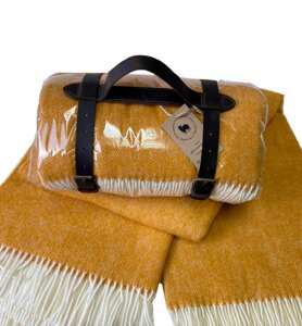 Плед тревел 100% вовна гірчиця 140200 см з ременем Love You