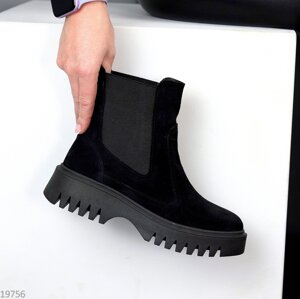 Актуальні замшеві чорні жіночі зимові черевики челсі натуральна замша