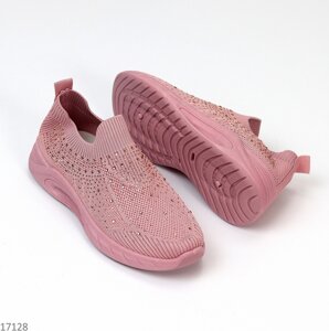 Легкі текстильні еластичні рожеві кросівки колір пудра декор стрази