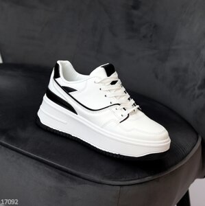 Модні жіночі чорно-білі кросівки на невисокій платформі 38-24,5 39-25 см