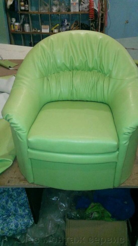 Перетяжка меблів, крісло, диван Дарниця від компанії Київ монтаж сервіс - фото 1