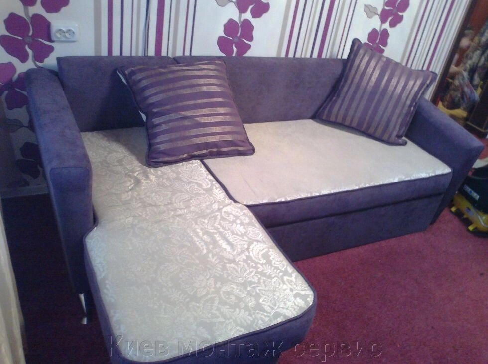Перетягнути диван з подушками в Броварах - фото