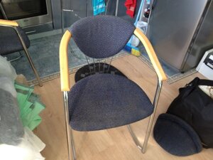 Починить и перетянуть стулья на дому