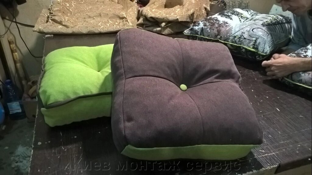 Пошиття подушок, перетяжка м'яких меблів від компанії Київ монтаж сервіс - фото 1