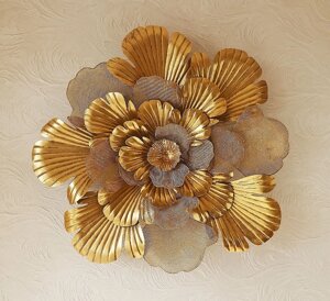 Настінний декор "Квітка" із металу золото Гранд Презент 81422
